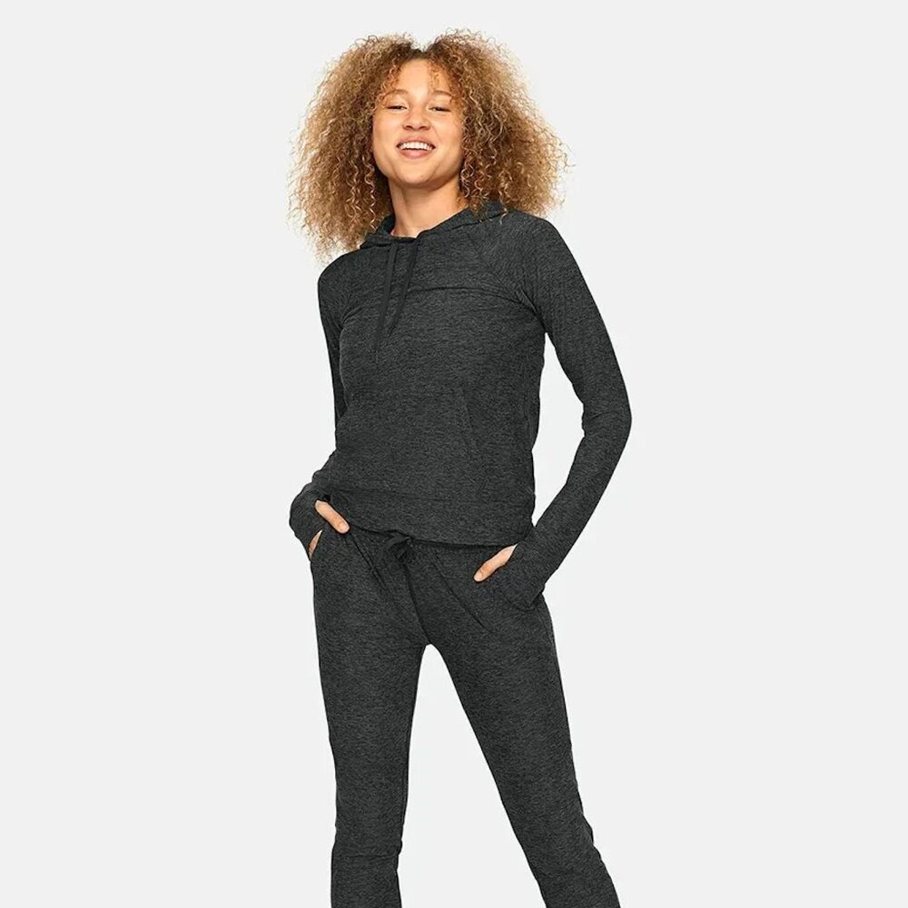 OUTDOOR VOICES CloudKnit Hoodie Pullover in heathered charcoal XS
